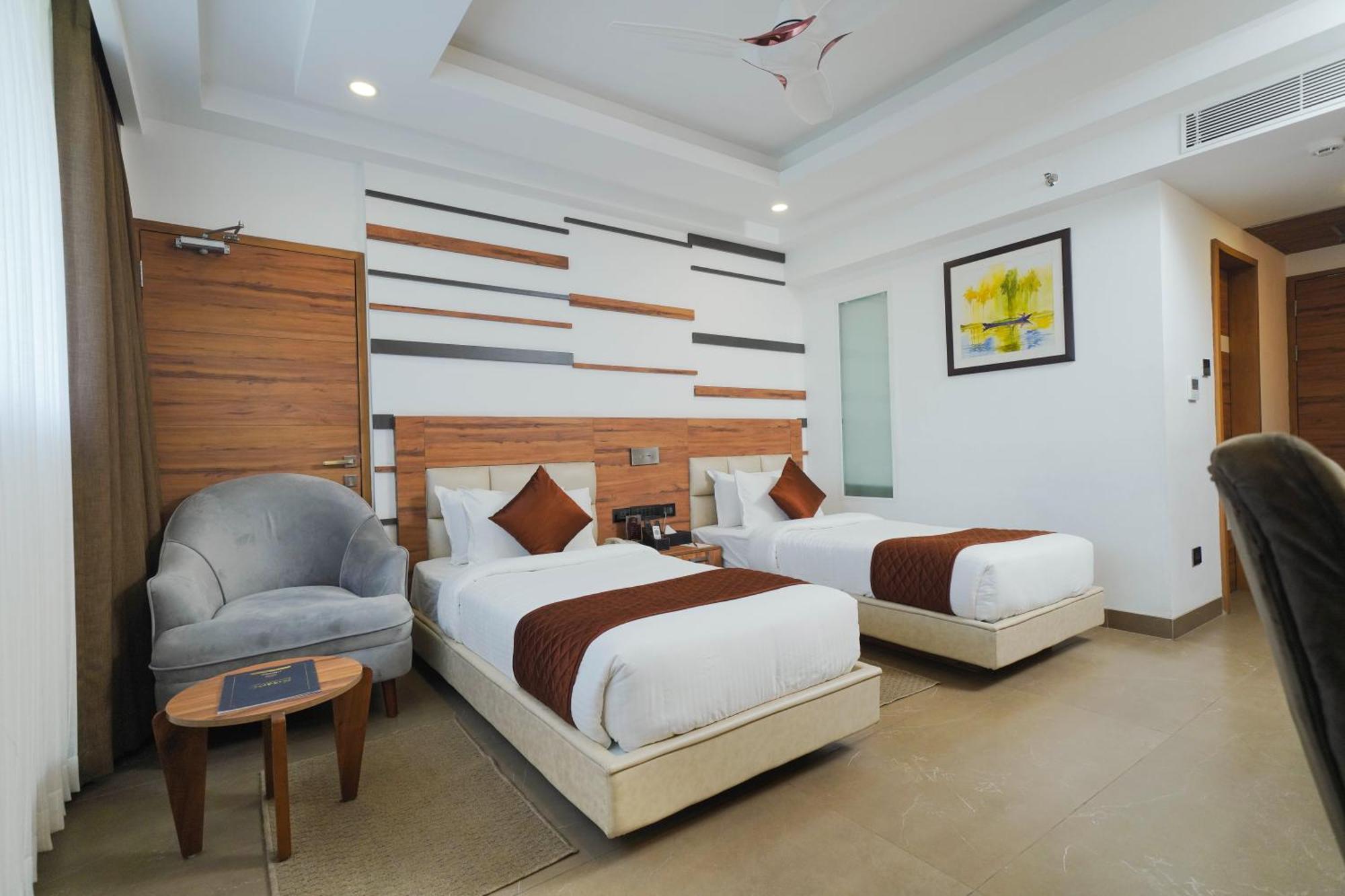 Classic Regency Hotel